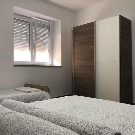 Apartments Milja - 10 M From Sea Mandre Exterior photo